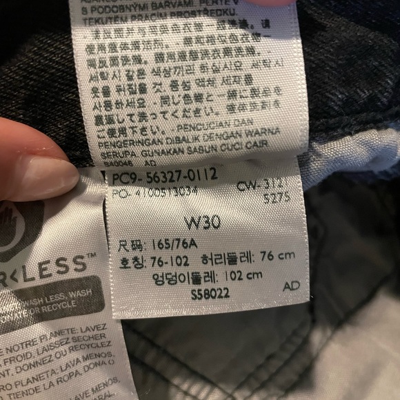 501 Levi’s Black High rise shorts Size 30 - Picture 3 of 3